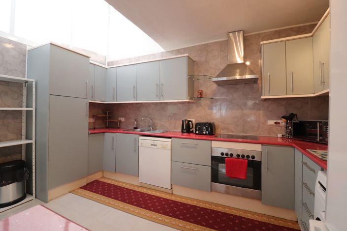 Image No.8-2 Bed Property for sale