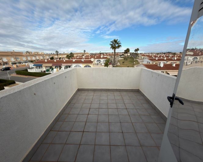 Image No.15-2 Bed Townhouse for sale