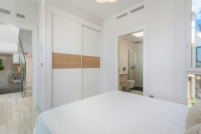 Image No.27-3 Bed Villa for sale