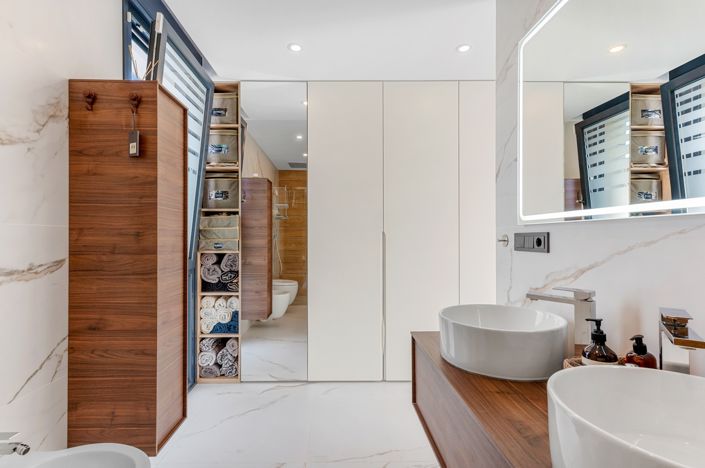 Image No.10-4 Bed Villa for sale