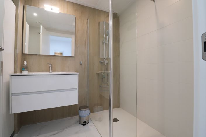 Image No.18-3 Bed Apartment for sale