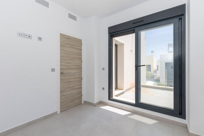 Image No.17-3 Bed Villa for sale