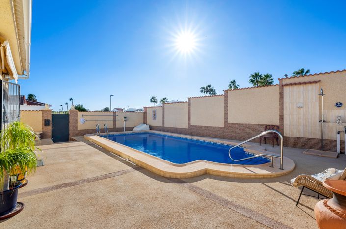 Image No.4-4 Bed Villa for sale