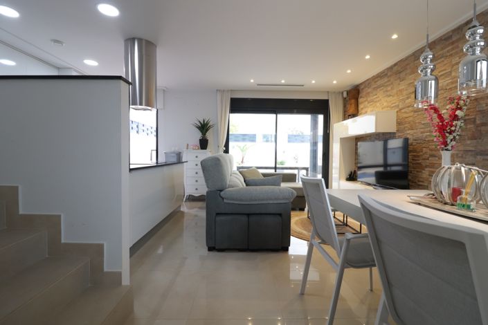 Image No.6-3 Bed Villa for sale