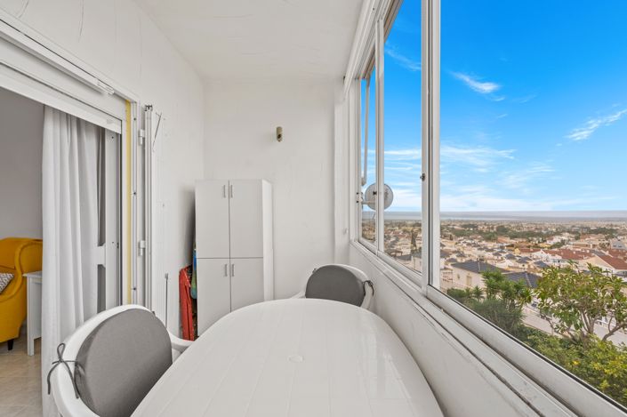 Image No.20-2 Bed Apartment for sale