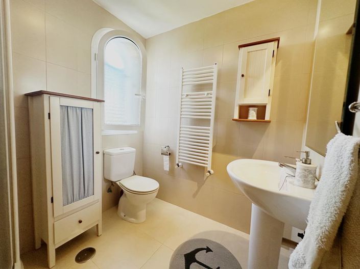 Image No.22-2 Bed Apartment for sale