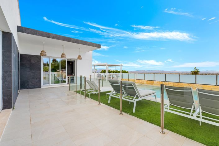 Image No.6-4 Bed Villa for sale