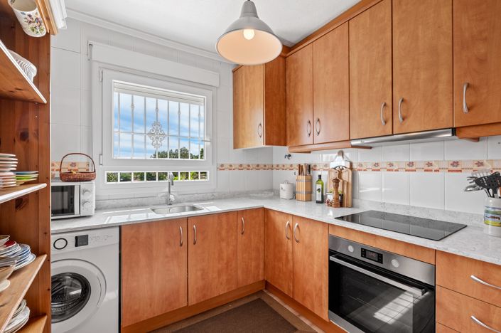 Image No.17-3 Bed Property for sale