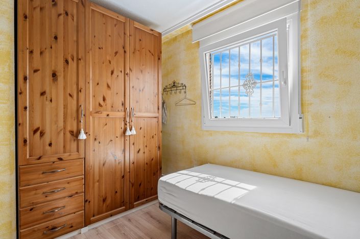 Image No.28-3 Bed Property for sale