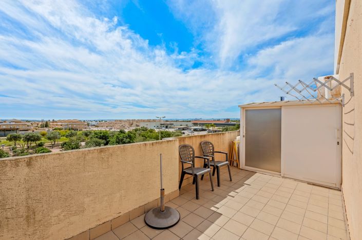 Image No.32-3 Bed Property for sale