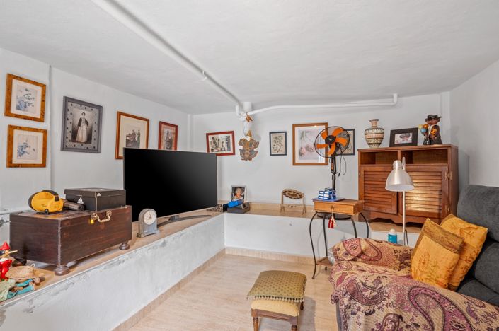 Image No.36-3 Bed Property for sale