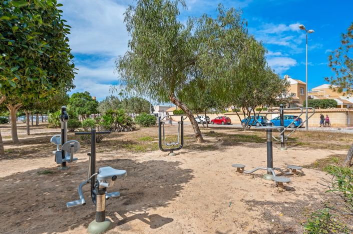 Image No.48-3 Bed Property for sale