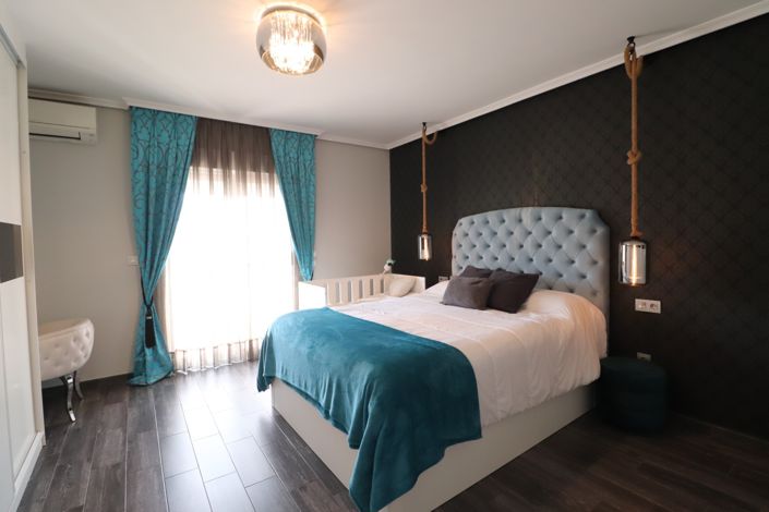 Image No.17-3 Bed Townhouse for sale