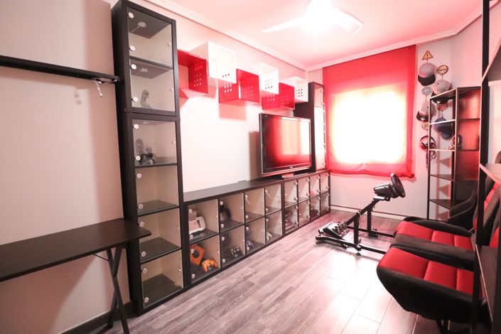 Image No.21-3 Bed Townhouse for sale