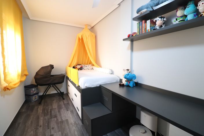 Image No.25-3 Bed Townhouse for sale