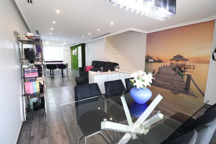 Image No.7-3 Bed Townhouse for sale