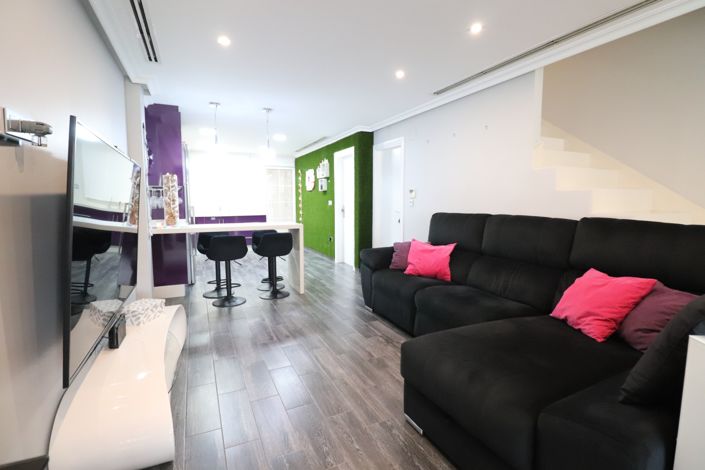 Image No.8-3 Bed Townhouse for sale