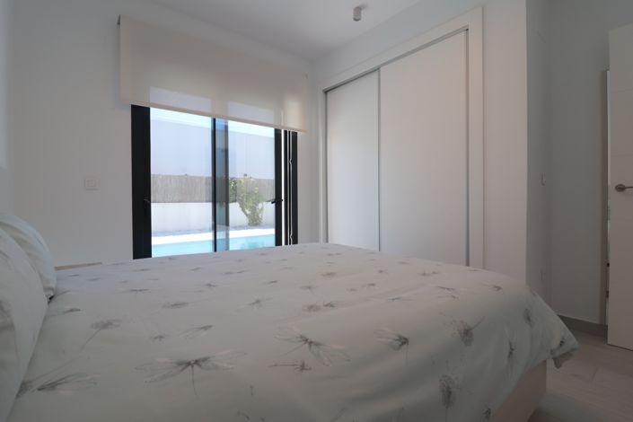 Image No.19-3 Bed Villa for sale