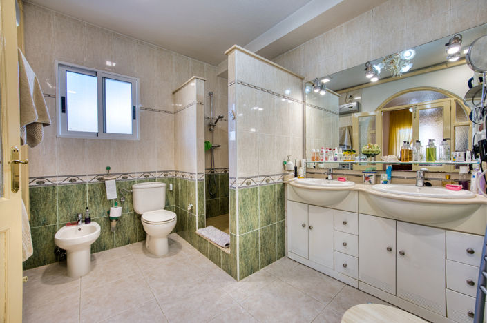 Image No.18-4 Bed Villa for sale