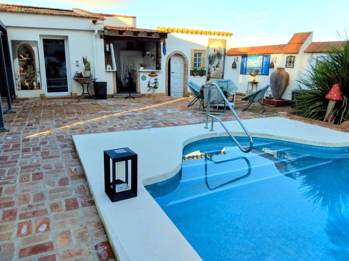 Image No.25-4 Bed Country Property for sale