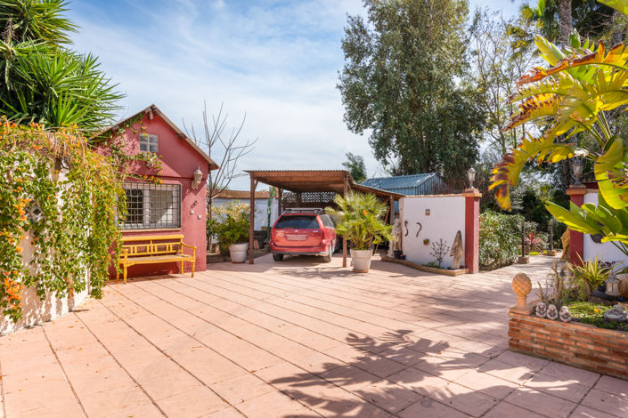 Image No.32-4 Bed Country Property for sale