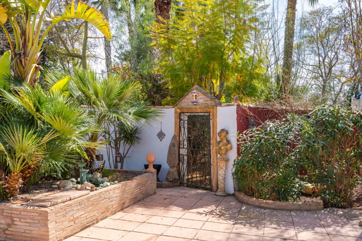 Image No.33-4 Bed Country Property for sale