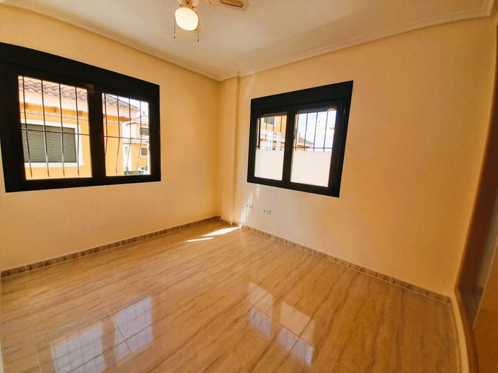 Image No.14-3 Bed Villa for sale