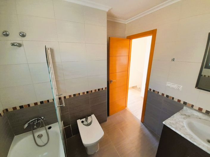 Image No.21-3 Bed Villa for sale