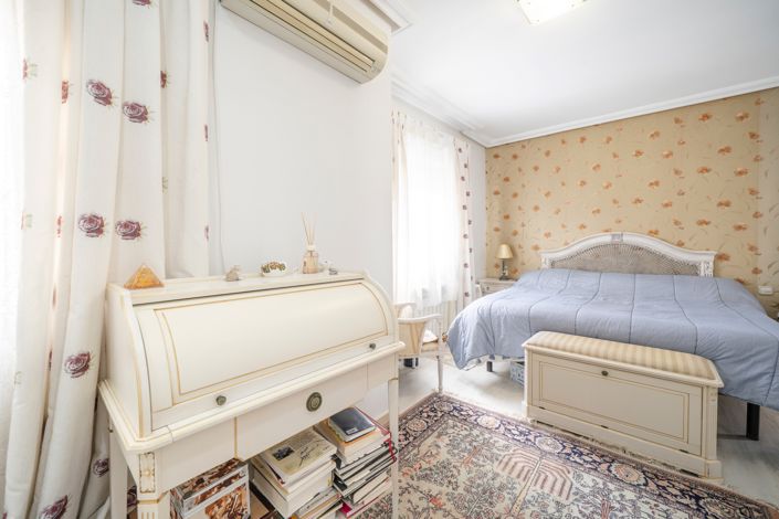 Image No.17-4 Bed Townhouse for sale