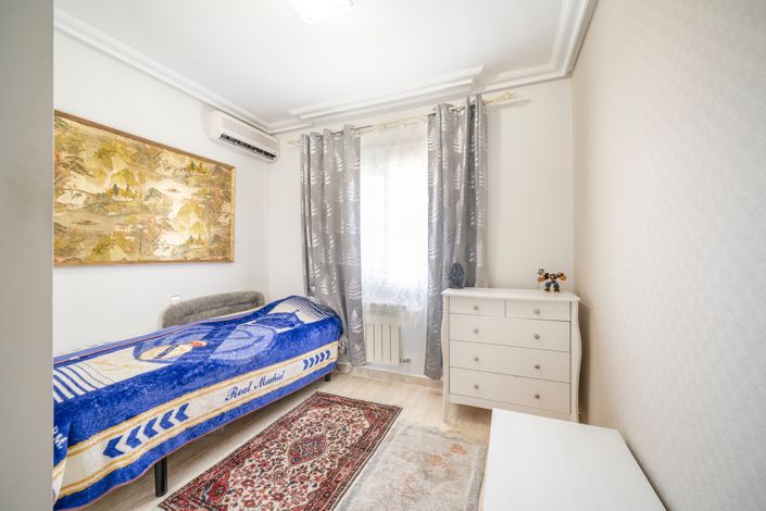 Image No.20-4 Bed Townhouse for sale