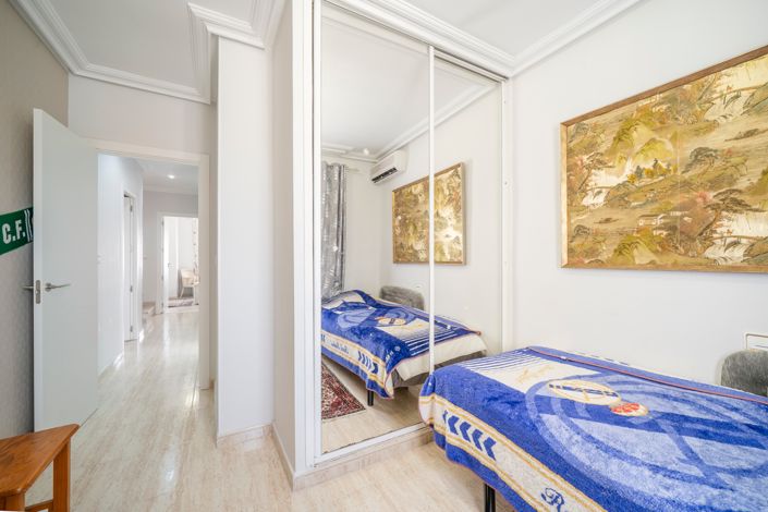 Image No.21-4 Bed Townhouse for sale