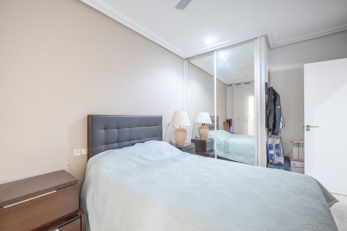 Image No.23-4 Bed Townhouse for sale