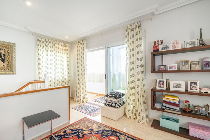 Image No.28-4 Bed Townhouse for sale