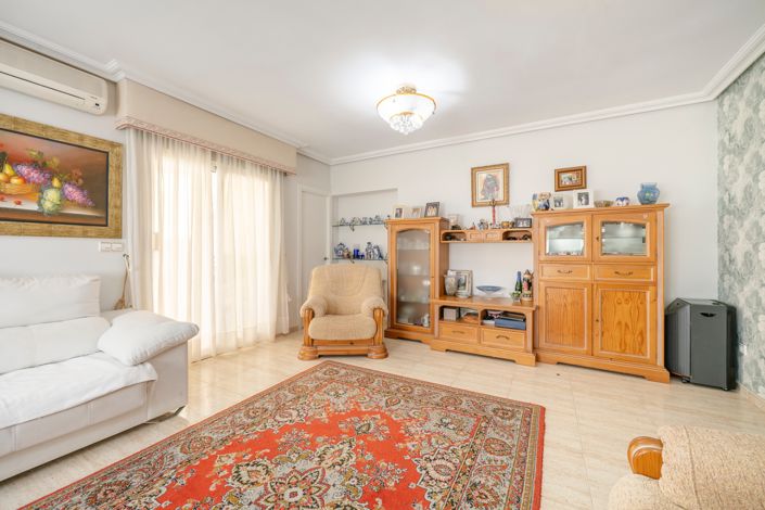 Image No.4-4 Bed Townhouse for sale