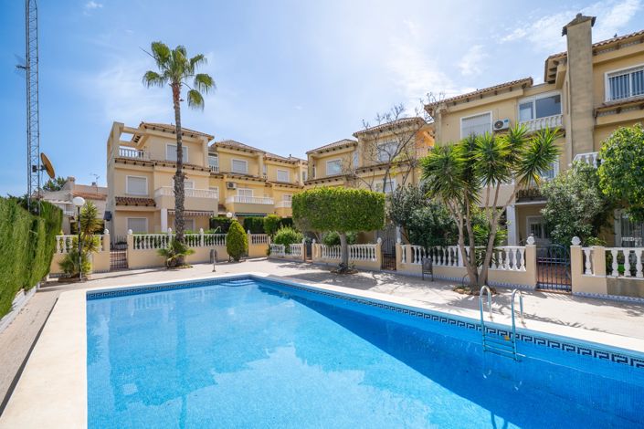 Image No.45-4 Bed Townhouse for sale