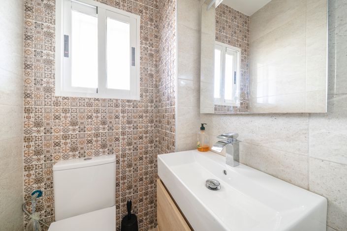 Image No.6-4 Bed Townhouse for sale