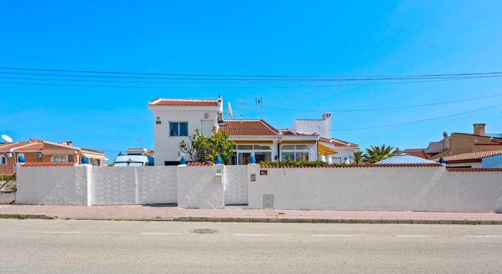 Image No.40-3 Bed Villa for sale