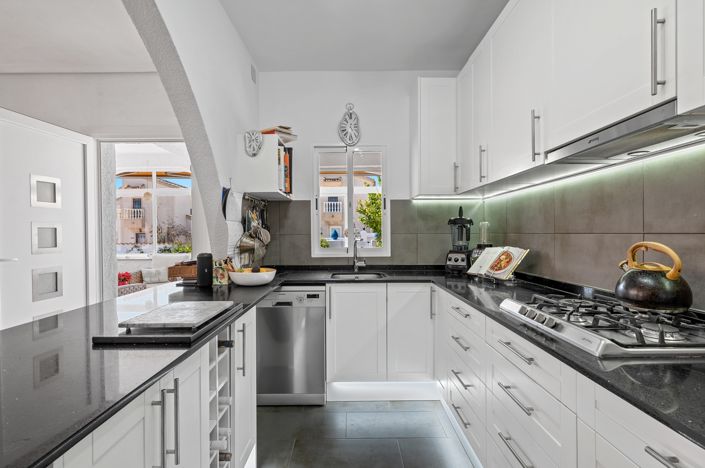 Image No.7-3 Bed Villa for sale