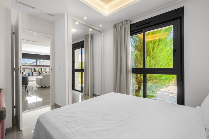 Image No.12-3 Bed Villa for sale