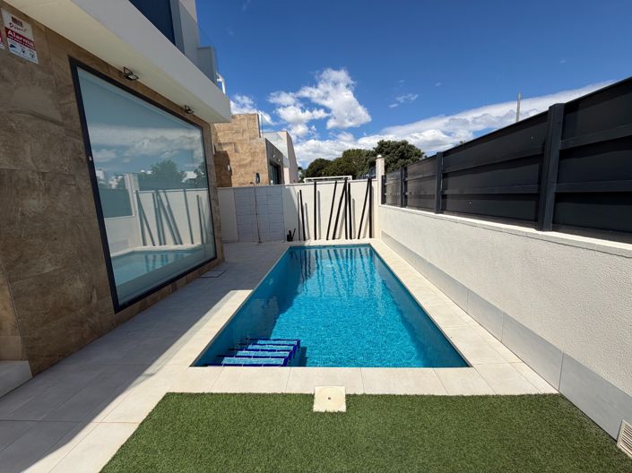 Image No.2-3 Bed Villa for sale