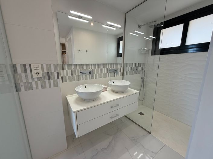 Image No.20-3 Bed Villa for sale