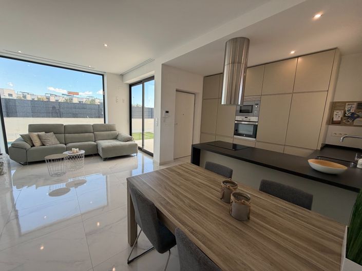 Image No.9-3 Bed Villa for sale