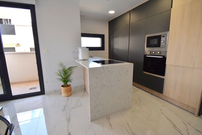 Image No.8-2 Bed Apartment for sale