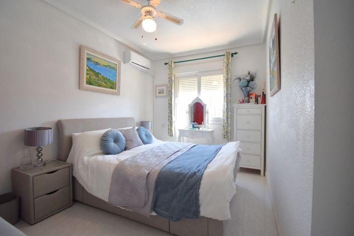 Image No.14-3 Bed Property for sale