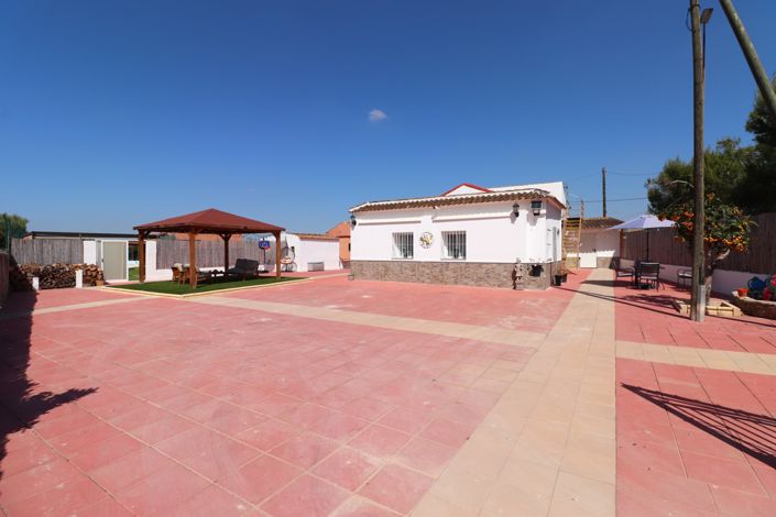 Image No.56-4 Bed Country Property for sale