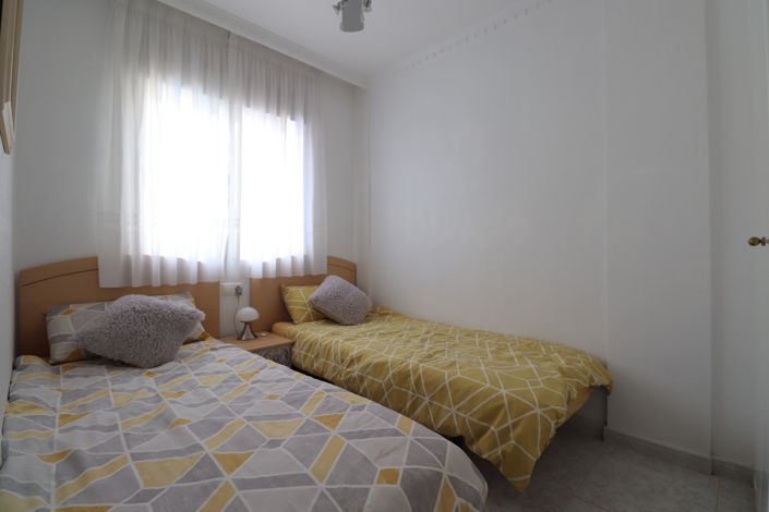 Image No.16-2 Bed Townhouse for sale