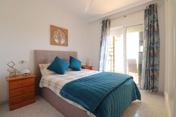 Image No.19-2 Bed Townhouse for sale