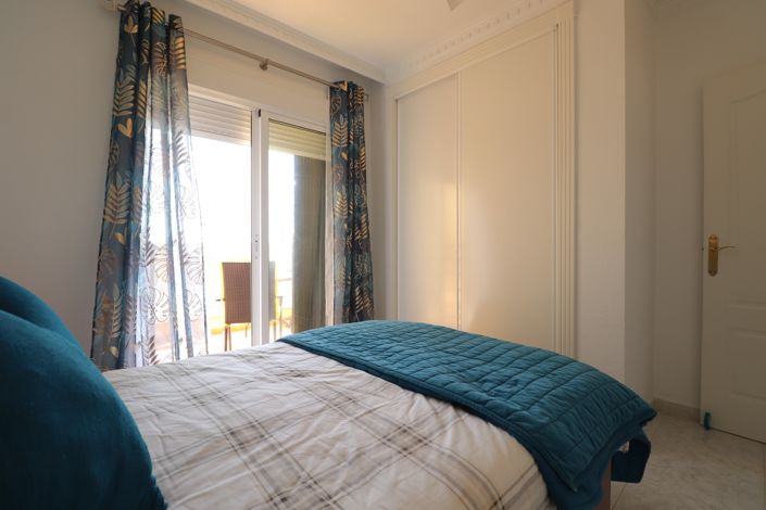 Image No.20-2 Bed Townhouse for sale