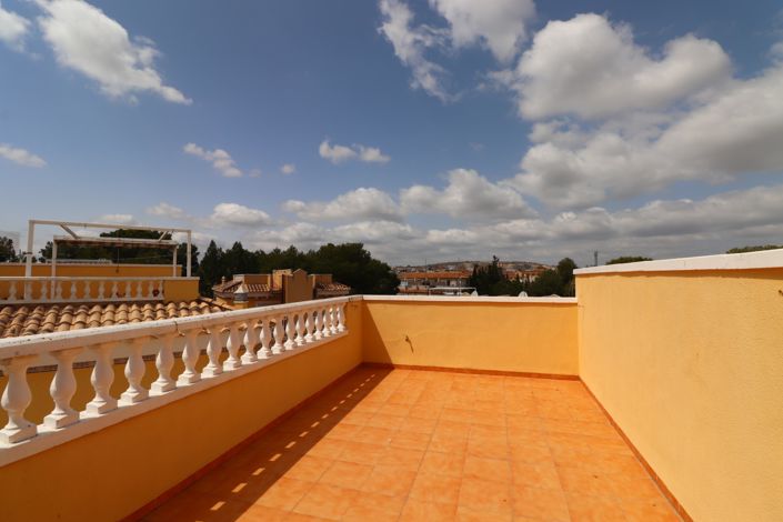 Image No.23-2 Bed Townhouse for sale