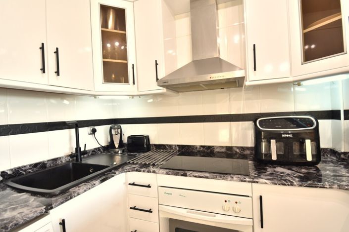 Image No.11-2 Bed Apartment for sale